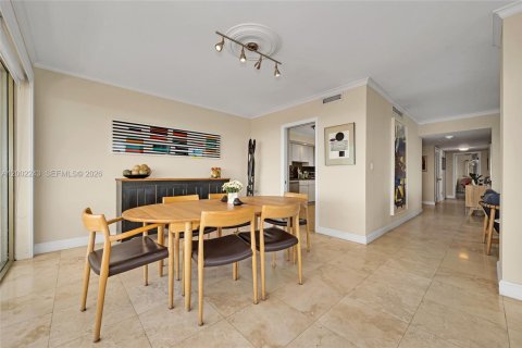 Condo in Key Biscayne, Florida, 3 bedrooms  № 2068116 - photo 27