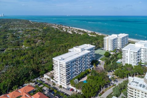 Condo in Key Biscayne, Florida, 3 bedrooms  № 2068116 - photo 9