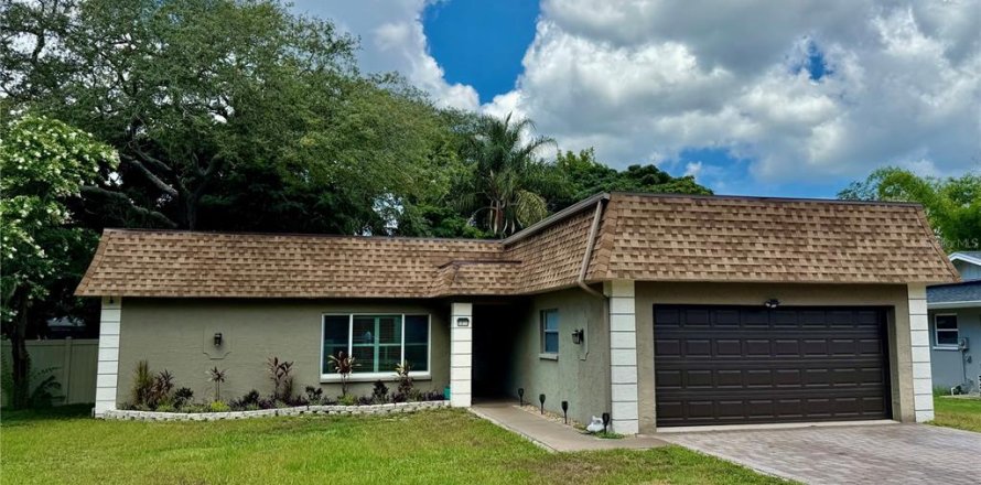 Villa ou maison à Palm Harbor, Floride 3 chambres, 149.48 m2 № 2223669