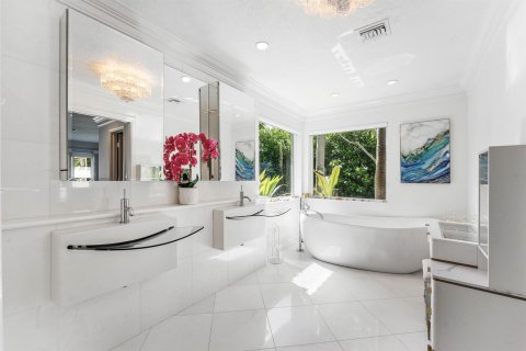 House in Boynton Beach, Florida 5 bedrooms, 296.08 sq.m. № 2173675 - photo 18