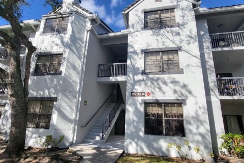 Copropriété à louer à Coral Springs, Floride: 3 chambres, 121.24 m2 № 2010498 - photo 3