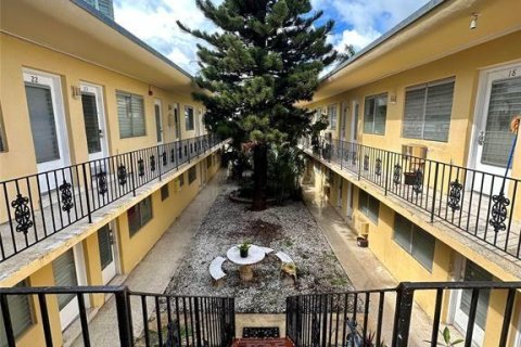 Condo in Miami Beach, Florida, 1 bedroom  № 1146539 - photo 1
