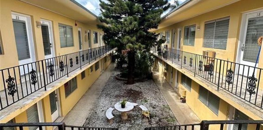 Condominio en Miami Beach, Florida, 1 dormitorio № 1146539
