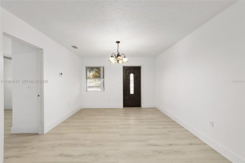 Купить виллу или дом в Окала, Флорида 3 спальни, № 2030002 - фото 3