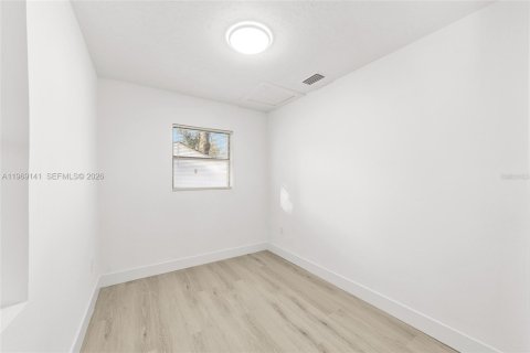 Купить виллу или дом в Окала, Флорида 3 спальни, № 2030002 - фото 13