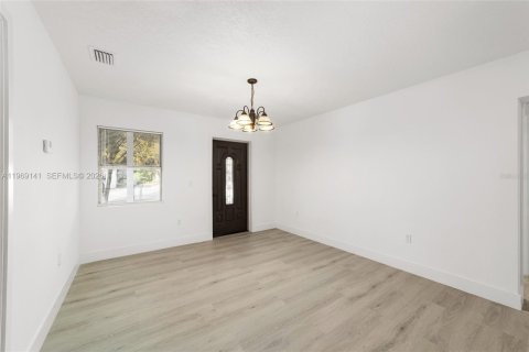 Купить виллу или дом в Окала, Флорида 3 спальни, № 2030002 - фото 4