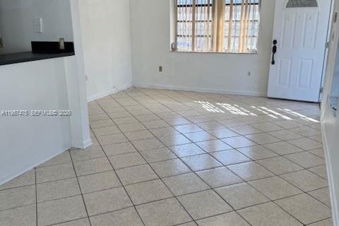 Снять в аренду виллу или дом в Майами, Флорида 2 спальни, 190.45м2, № 2019591 - фото 5