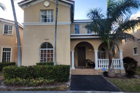 House in Homestead, Florida 4 bedrooms, 244.05 sq.m. № 2033371