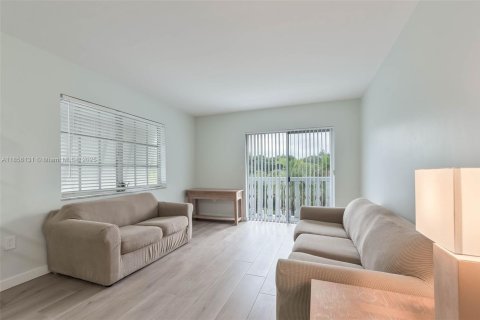 Appartement à louer à Coral Gables, Floride: 1 chambre, 57.04 m2 № 1878558 - photo 11