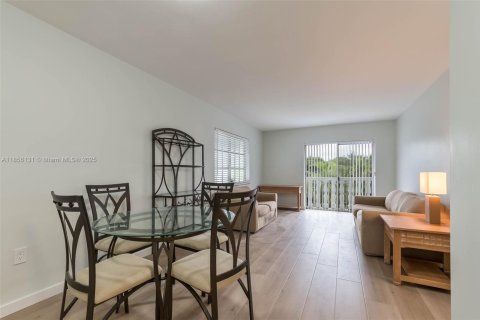 Appartement à louer à Coral Gables, Floride: 1 chambre, 57.04 m2 № 1878558 - photo 9