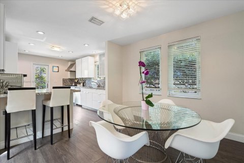Villa ou maison à vendre à Miami Beach, Floride: 4 chambres, 279.45 m2 № 1963039 - photo 14