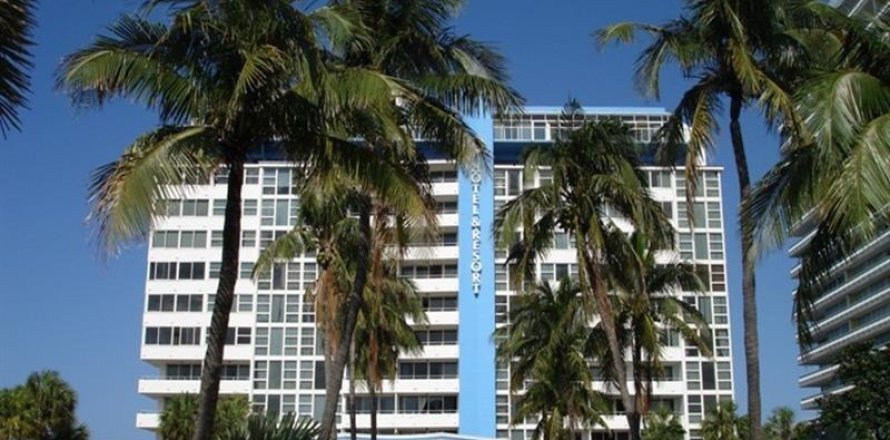 Condominio en Fort Lauderdale, Florida, 2 dormitorios № 329474