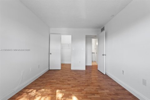 Купить кондоминиум в Майами, Флорида 2 спальни, 80.55м2, № 2045975 - фото 14