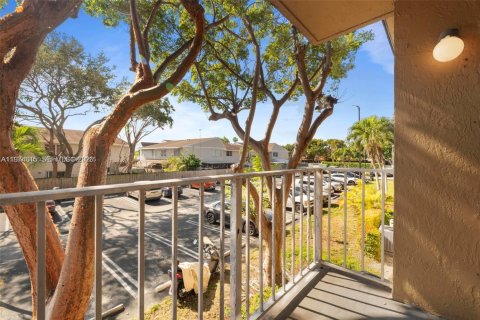 Купить кондоминиум в Майами, Флорида 2 спальни, 80.55м2, № 2045975 - фото 17