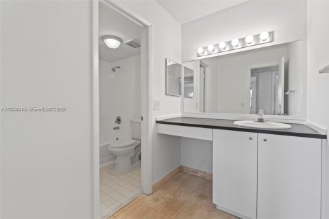 Купить кондоминиум в Майами, Флорида 2 спальни, 80.55м2, № 2045975 - фото 16