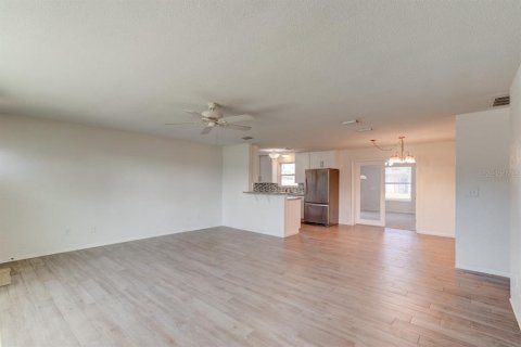 House in Ormond Beach, Florida 3 bedrooms, 138.61 sq.m. № 1833391 - photo 5