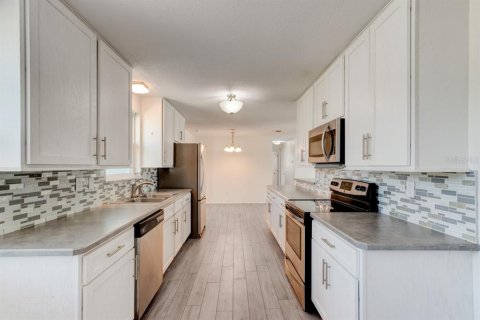 House in Ormond Beach, Florida 3 bedrooms, 138.61 sq.m. № 1833391 - photo 8