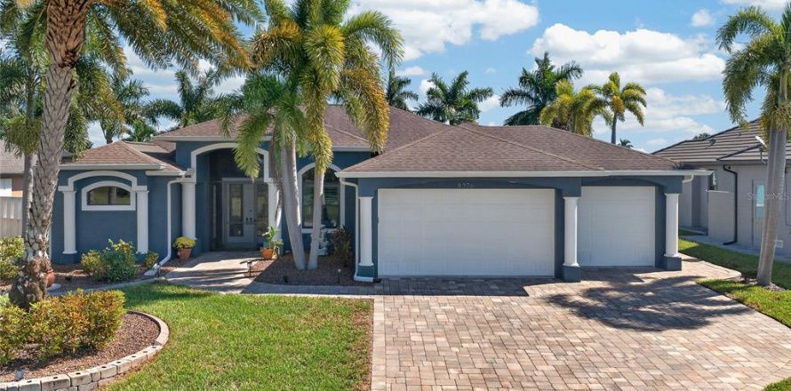 Villa ou maison à Port Charlotte, Floride 3 chambres, 191.66 m2 № 2425686