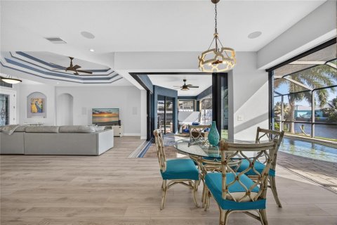 Villa ou maison à vendre à Port Charlotte, Floride: 3 chambres, 191.66 m2 № 2425686 - photo 14