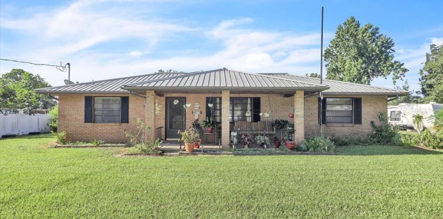 House in Arcadia, Florida 3 bedrooms, 159.7 sq.m. № 2355974