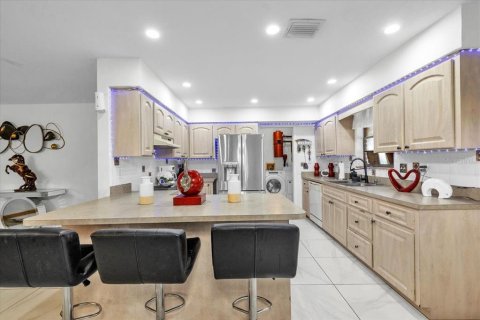 House in Arcadia, Florida 3 bedrooms, 159.7 sq.m. № 2355974 - photo 17