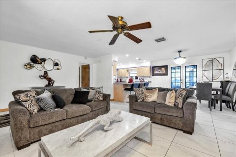 House in Arcadia, Florida 3 bedrooms, 159.7 sq.m. № 2355974 - photo 14