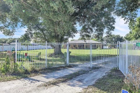 House in Arcadia, Florida 3 bedrooms, 159.7 sq.m. № 2355974 - photo 3