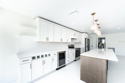 Villa ou maison à louer à Punta Gorda, Floride: 3 chambres, 207.54 m2 № 2417075 - photo 13
