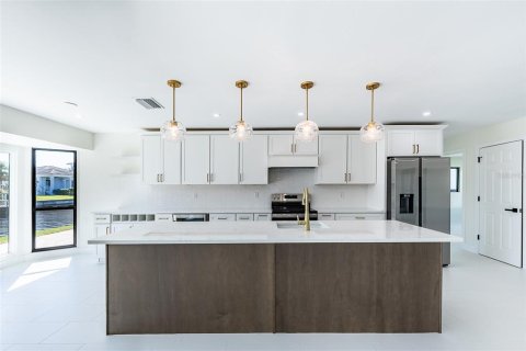 Villa ou maison à louer à Punta Gorda, Floride: 3 chambres, 207.54 m2 № 2417075 - photo 11