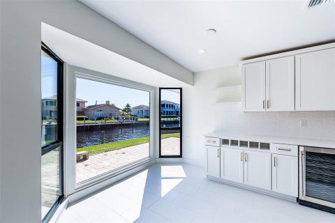 Villa ou maison à louer à Punta Gorda, Floride: 3 chambres, 207.54 m2 № 2417075 - photo 12