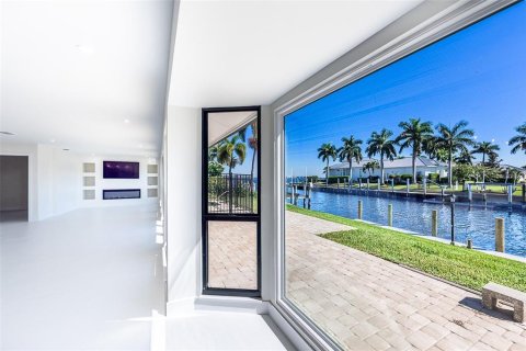 Villa ou maison à louer à Punta Gorda, Floride: 3 chambres, 207.54 m2 № 2417075 - photo 16