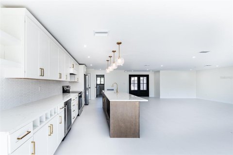 Villa ou maison à louer à Punta Gorda, Floride: 3 chambres, 207.54 m2 № 2417075 - photo 14