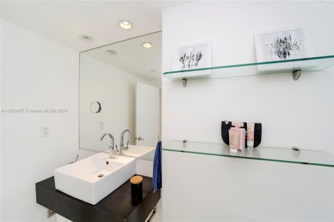 Condominio en alquiler en Miami Beach, Florida, 49.24 m2 № 1961991 - foto 11