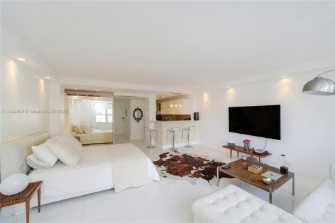 Condominio en alquiler en Miami Beach, Florida, 49.24 m2 № 1961991 - foto 6
