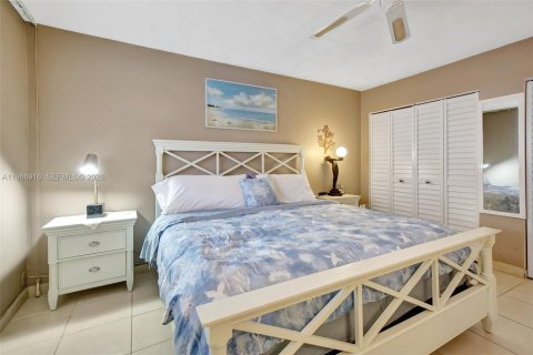 Condominio en venta en Hollywood, Florida, 1 dormitorio, 66.89 m2 № 2028894 - foto 19