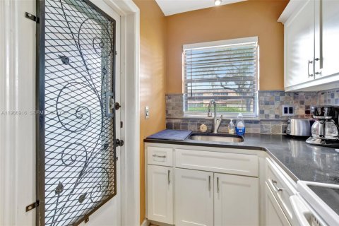 Condominio en venta en Hollywood, Florida, 1 dormitorio, 66.89 m2 № 2028894 - foto 13