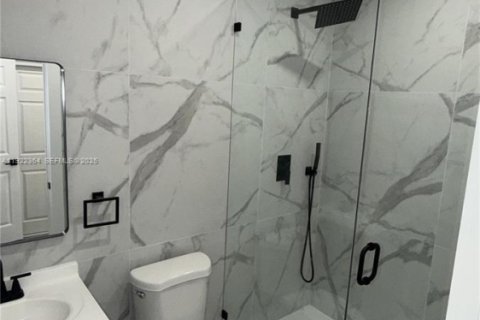 Appartement à louer à Miami Beach, Floride: 1 chambre, 812.52 m2 № 1976876 - photo 4