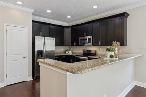 Commercial property in Orlando, Florida 6 bedrooms, 290.04 sq.m. № 2258813 - photo 29