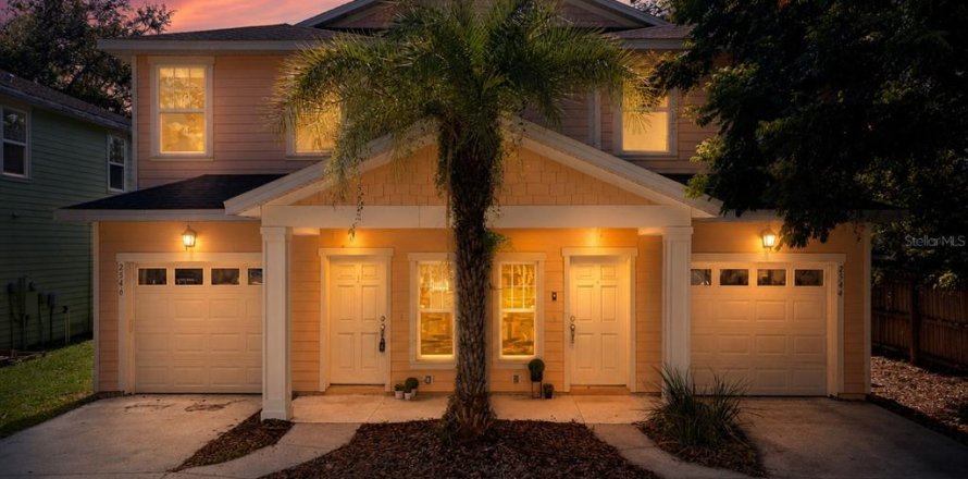 Commercial property in Orlando, Florida 6 bedrooms, 290.04 sq.m. № 2258813