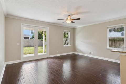 Commercial property in Orlando, Florida 6 bedrooms, 290.04 sq.m. № 2258813 - photo 11