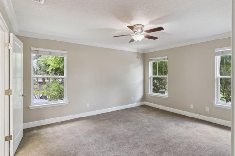 Commercial property in Orlando, Florida 6 bedrooms, 290.04 sq.m. № 2258813 - photo 15
