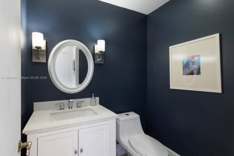 Villa ou maison à vendre à Pinecrest, Floride: 4 chambres, 326.64 m2 № 1953922 - photo 18