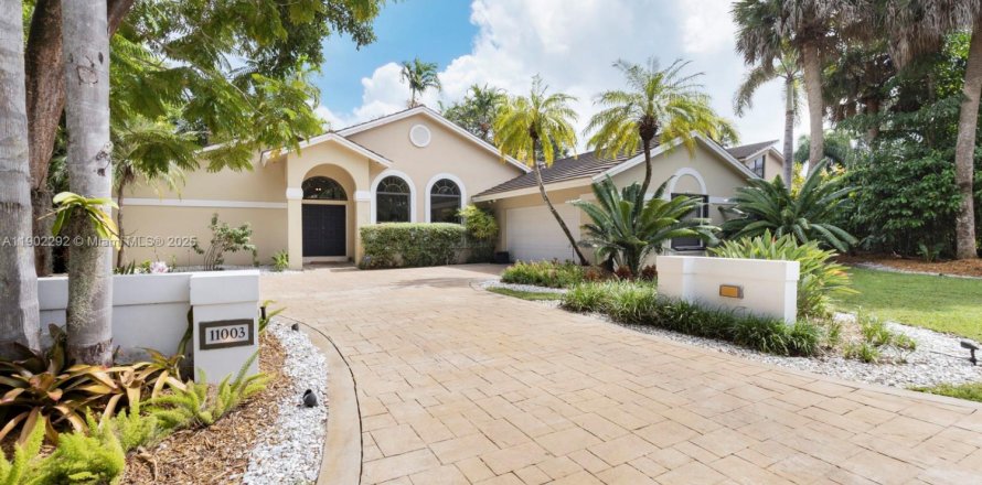 Villa ou maison à Pinecrest, Floride 4 chambres, 326.64 m2 № 1953922