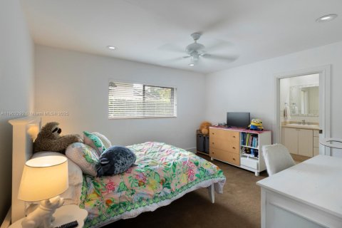Villa ou maison à vendre à Pinecrest, Floride: 4 chambres, 326.64 m2 № 1953922 - photo 27