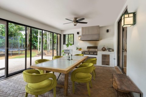 Villa ou maison à vendre à Pinecrest, Floride: 4 chambres, 326.64 m2 № 1953922 - photo 16
