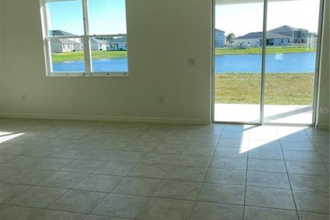 House in Bradenton, Florida 4 bedrooms, 158.58 sq.m. № 1904447 - photo 8
