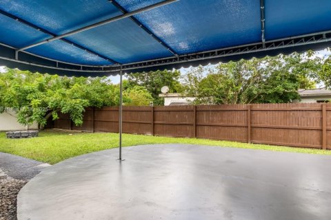 Copropriété à louer à Plantation, Floride: 4 chambres, 151.8 m2 № 1945343 - photo 12