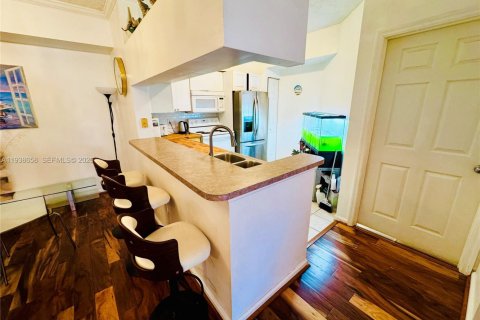 Copropriété à louer à Sunny Isles Beach, Floride: 2 chambres, 103.68 m2 № 1997184 - photo 4