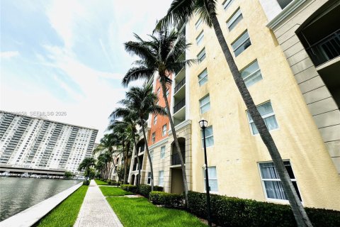 Copropriété à louer à Sunny Isles Beach, Floride: 2 chambres, 103.68 m2 № 1997184 - photo 19