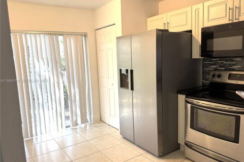 Copropriété à louer à Homestead, Floride: 2 chambres, 76.37 m2 № 2047251 - photo 12